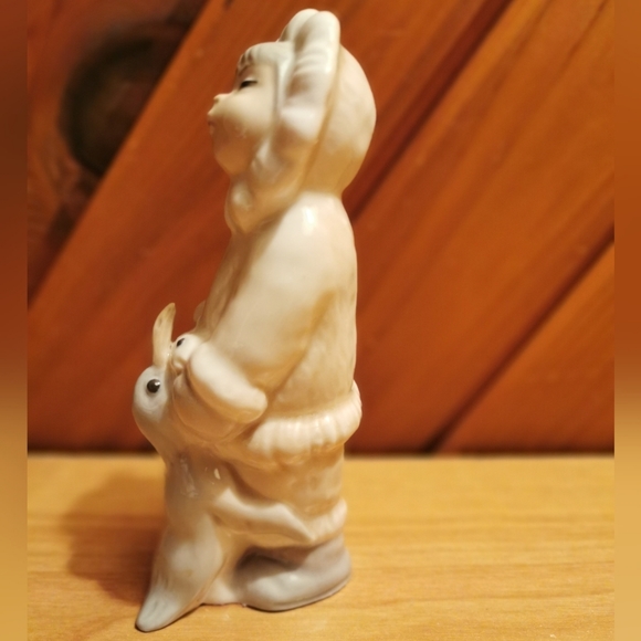 Inuit Figurine - Picture 6 of 7